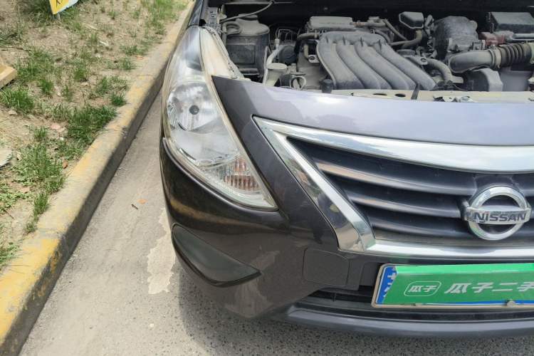 Used Nissan Sunny 2015 1.5XE Manual Comfort Edition Right Front Headlight