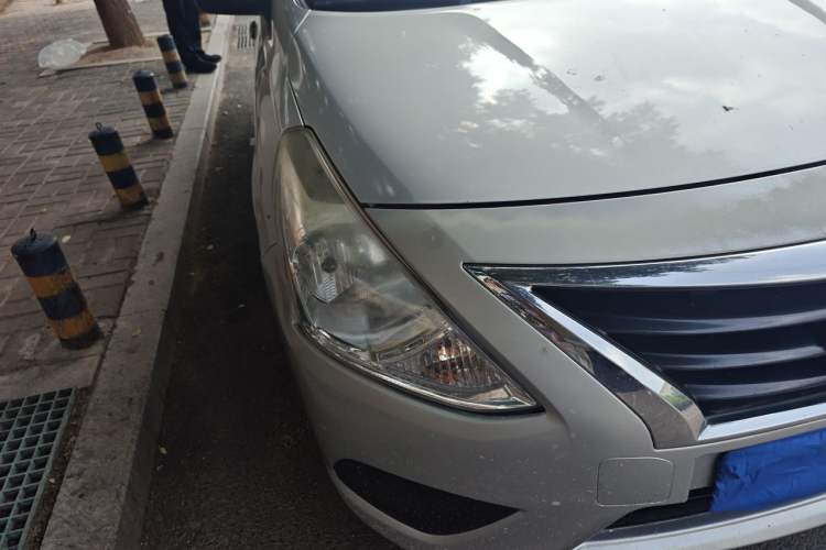 Used Nissan Sunny 2015 1.5XE Manual Elite Edition Right Front Headlight