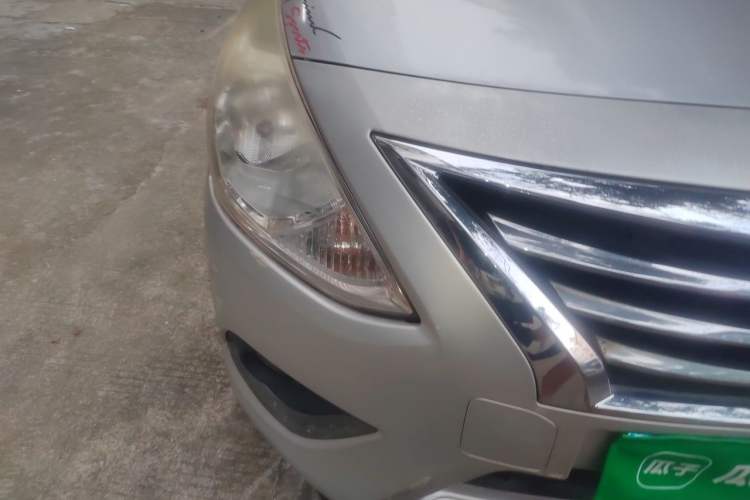 Used Nissan Sunny 2015 1.5XE Manual Comfort Edition Right Front Headlight