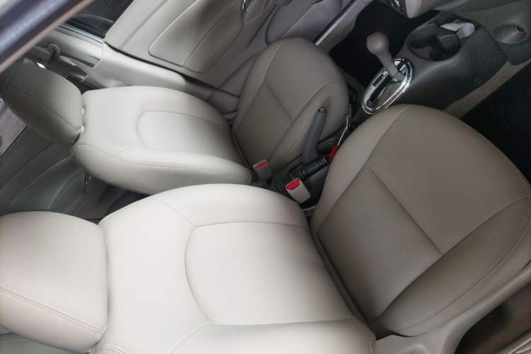 Used Nissan Sunny 2015 1.5XE CVT Elite Edition Right Front Seat