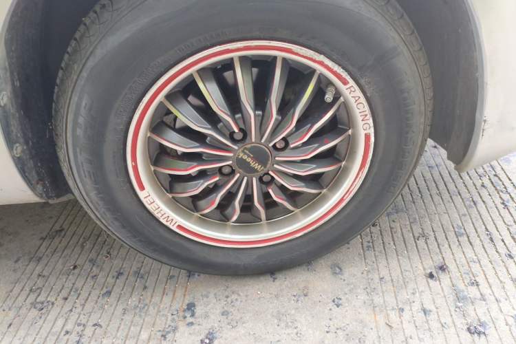 Used Nissan Sunny 2015 1.5XE CVT Comfort Edition Right Front Wheel Hub