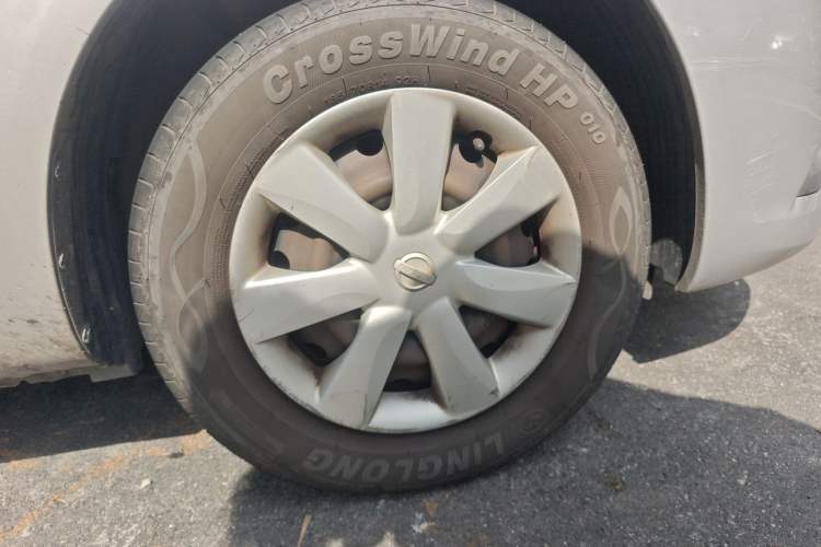 Used Nissan Sunny 2015 1.5XE CVT Elite Edition Right Front Wheel Hub