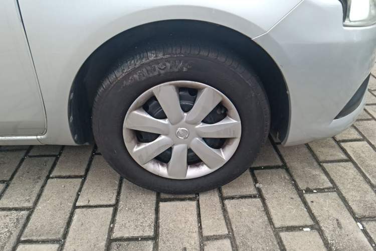 Used Nissan Sunny 2015 1.5XE CVT Comfort Edition Right Front Wheel Hub
