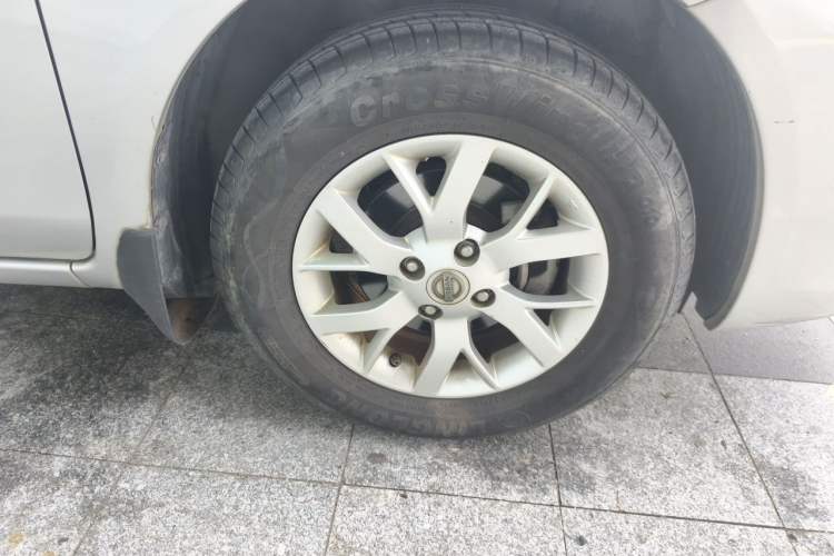 Used Nissan Sunny 2015 1.5XE CVT Comfort Edition Right Front Wheel Hub