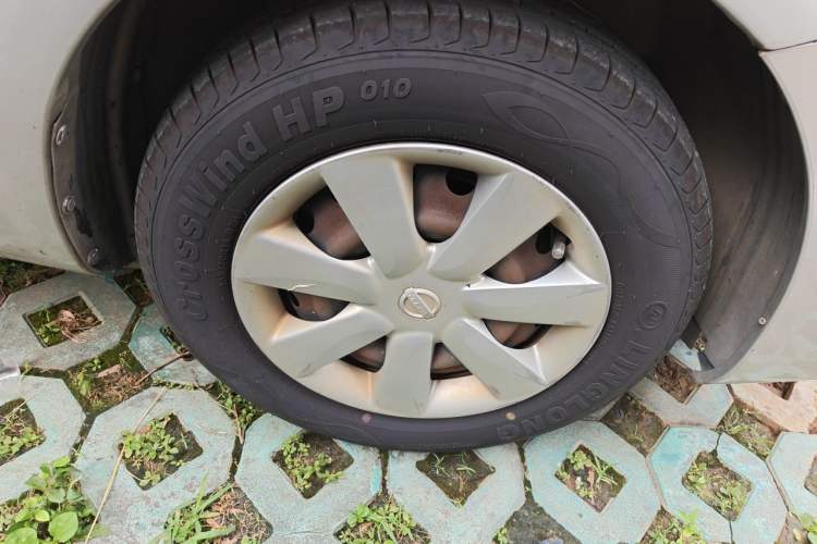 Used Nissan Sunny 2015 1.5XE CVT Master Edition Right Front Wheel Hub