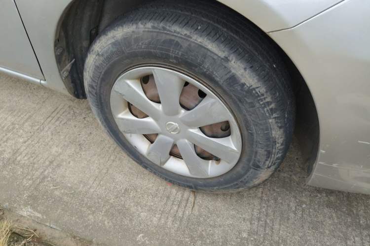 Used Nissan Sunny 2015 1.5XE CVT Comfort Edition Right Front Wheel Hub
