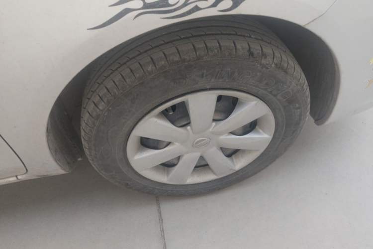Used Nissan Sunny 2015 1.5XE CVT Comfort Edition Right Front Wheel Hub