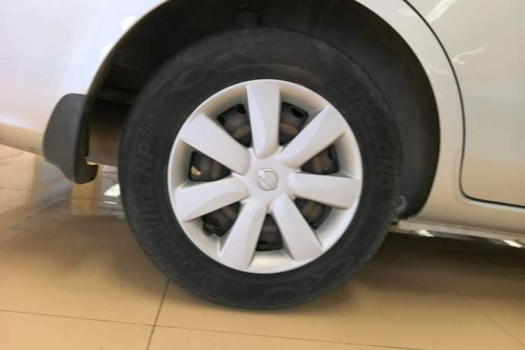 Used Nissan Sunny 2015 1.5XE Manual Comfort Edition Right Rear Wheel Hub