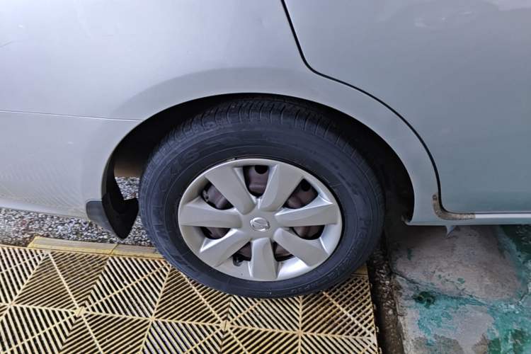 Used Nissan Sunny 2015 1.5XE CVT Comfort Edition Right Rear Wheel Hub