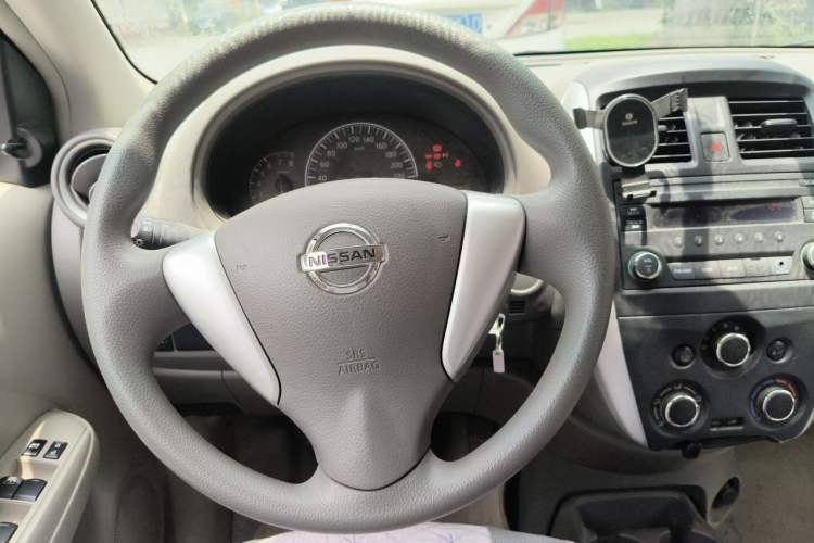 Used Nissan Sunny 2015 1.5XE Manual Comfort Edition Steering Wheel