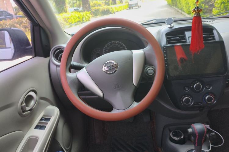 Used Nissan Sunny 2015 1.5XE CVT Comfort Edition Steering Wheel