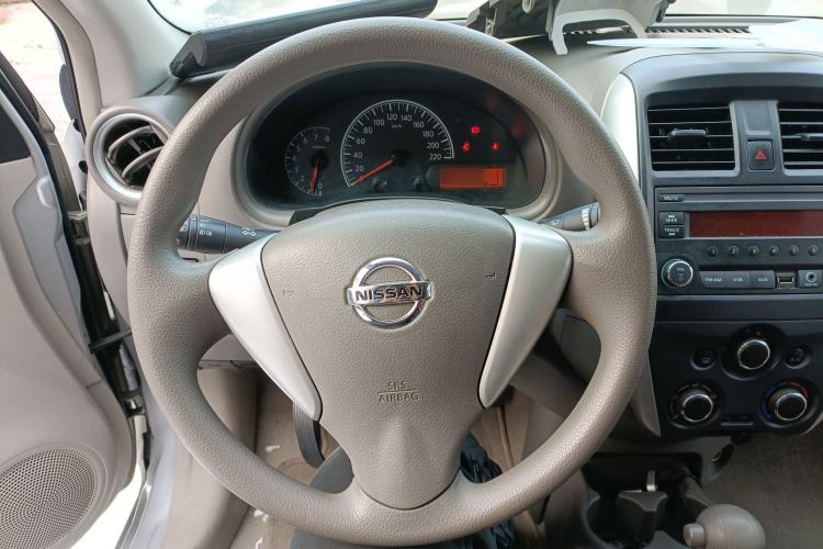 Used Nissan Sunny 2015 1.5XE CVT Master Edition Steering Wheel