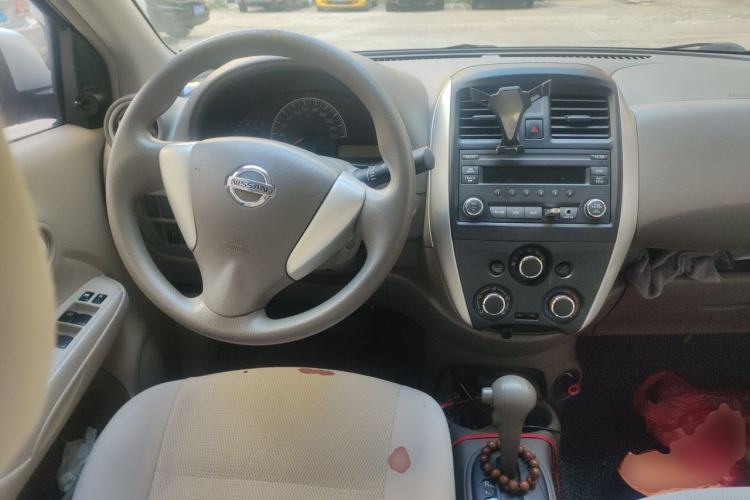 Used Nissan Sunny 2015 1.5XE CVT Comfort Edition Steering Wheel