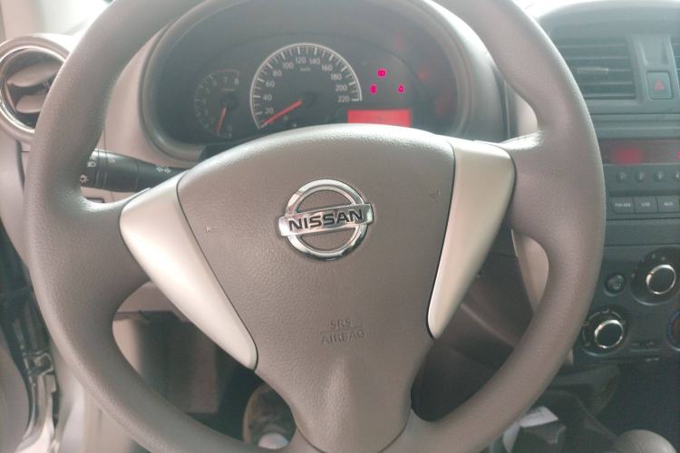 Used Nissan Sunny 2015 1.5XE CVT Elite Edition Steering Wheel