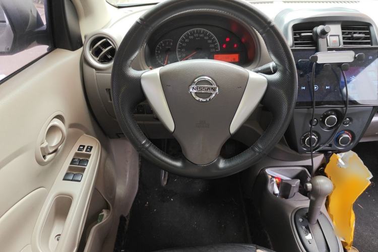 Used Nissan Sunny 2015 1.5XE CVT Master Edition Steering Wheel