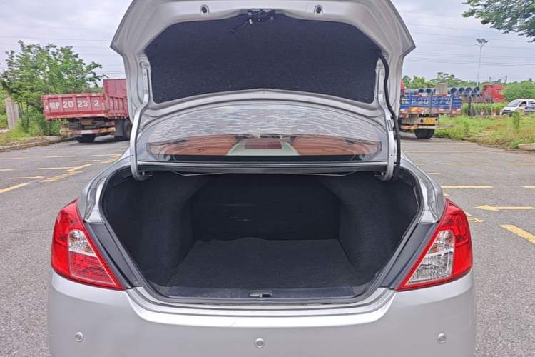 Used Nissan Sunny 2015 1.5XE CVT Master Edition Trunk