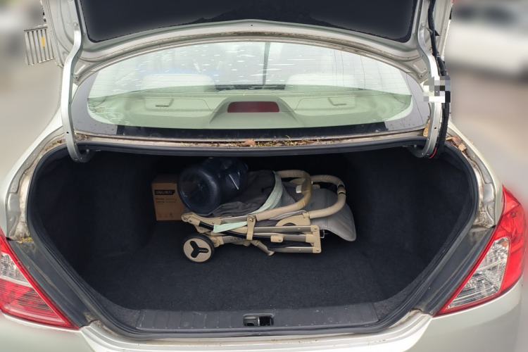 Used Nissan Sunny 2015 1.5XE CVT Master Edition Trunk