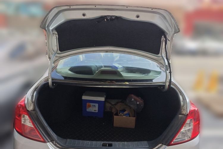 Used Nissan Sunny 2015 1.5XE CVT Elite Edition Trunk