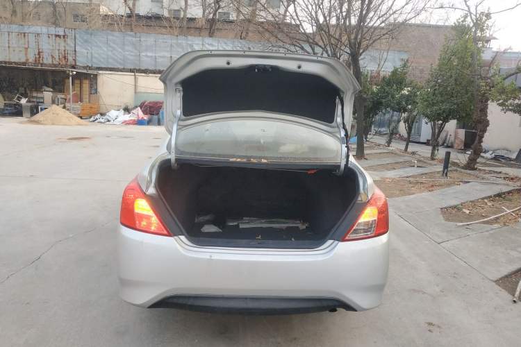 Used Nissan Sunny 2015 1.5XE Manual Comfort Edition Trunk