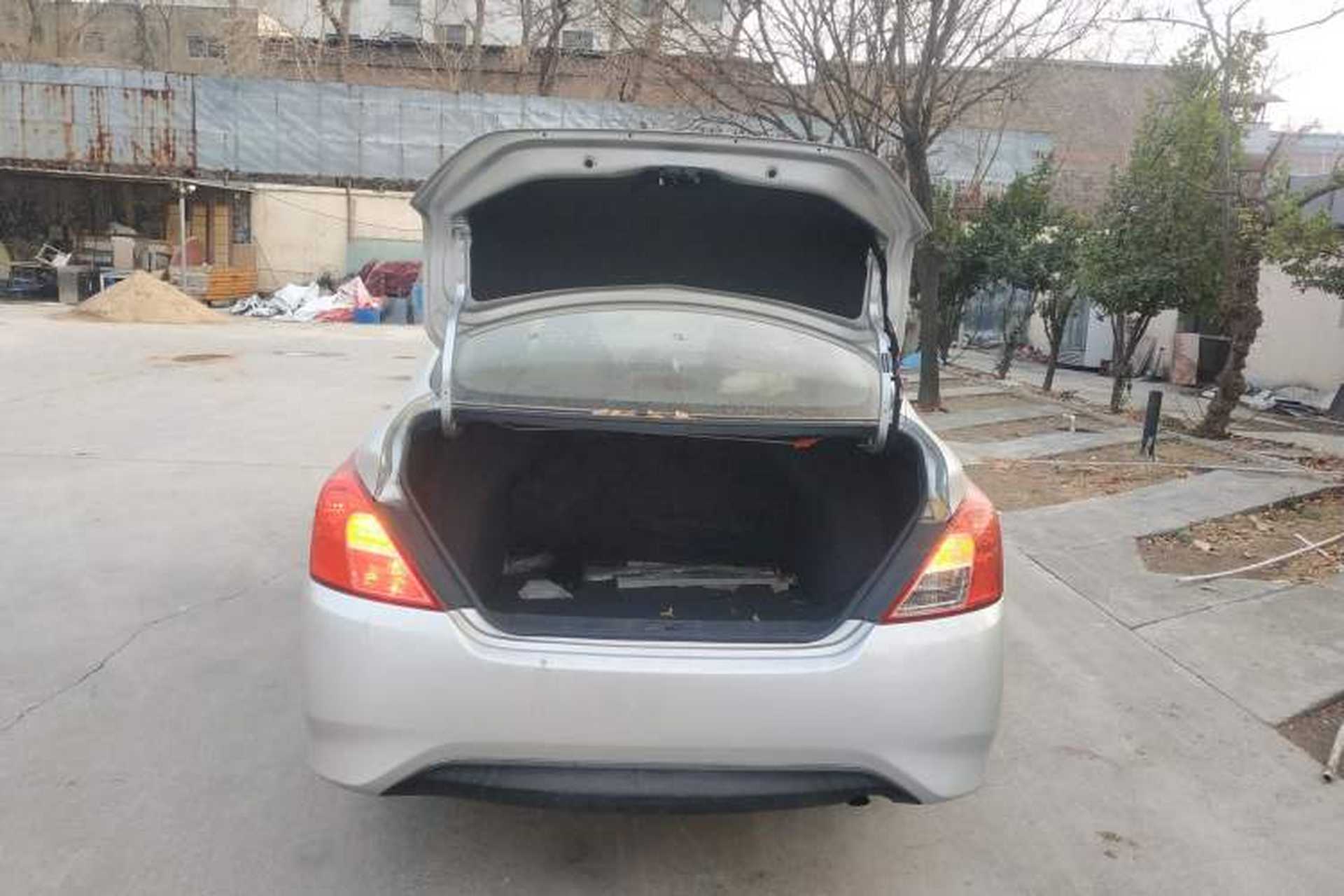 Used Nissan Sunny 2015 1.5XE Manual Comfort Edition Trunk