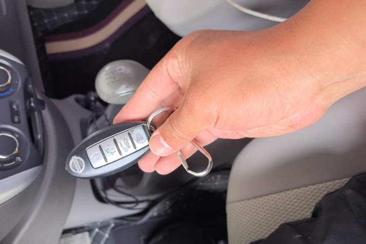 Used Nissan Sunny 2015 1.5XE Manual Master Edition Vehicle Key