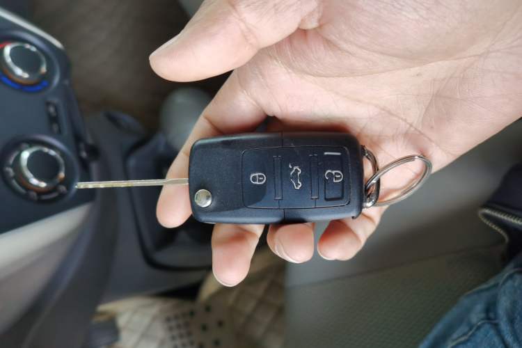 Used Nissan Sunny 2015 1.5XE CVT Comfort Edition Vehicle Key