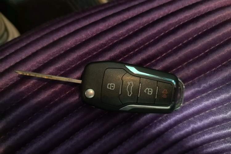 Used Nissan Sunny 2015 1.5XE Manual Comfort Edition Vehicle Key