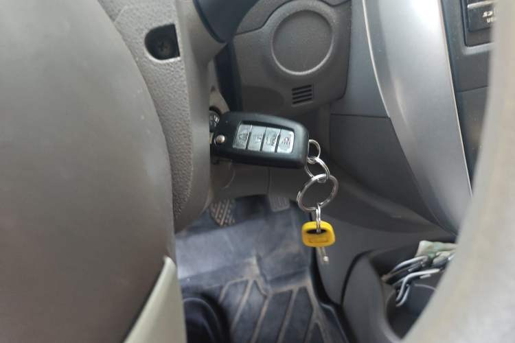 Used Nissan Sunny 2015 1.5XE Manual Comfort Edition Vehicle Key