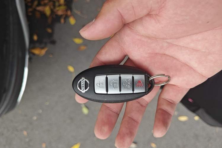 Used Nissan Sunny 2015 1.5XE CVT Master Edition Vehicle Key