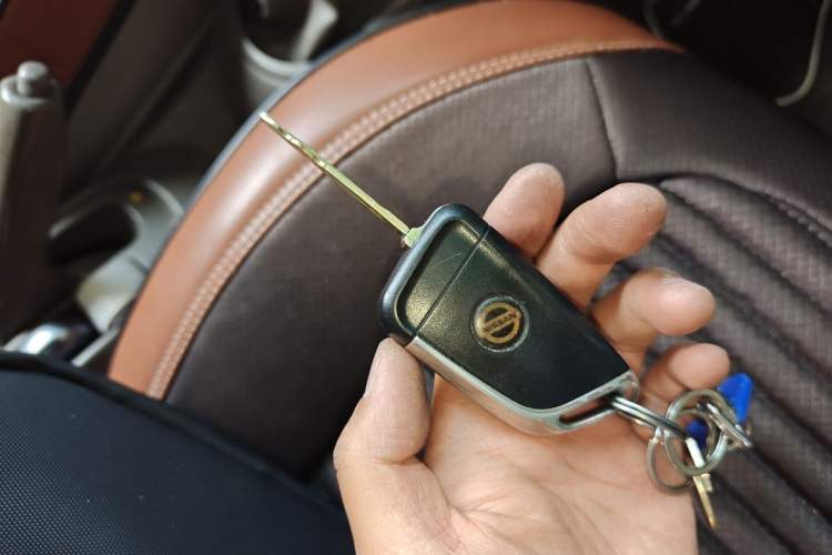 Used Nissan Sunny 2015 1.5XE Manual Elite Edition Vehicle Key