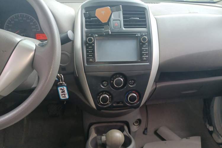 Used Nissan Sunny 2015 1.5XE CVT Comfort Edition Audio And AC Panel