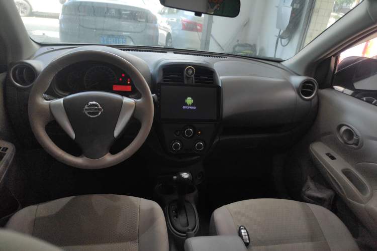 Used Nissan Sunny 2015 1.5XE CVT Master Edition Center Console