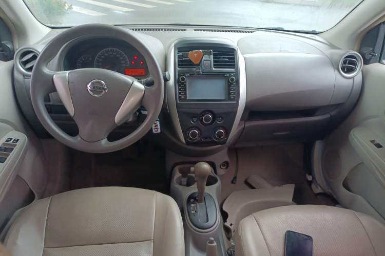 Used Nissan Sunny 2015 1.5XE CVT Comfort Edition Center Console