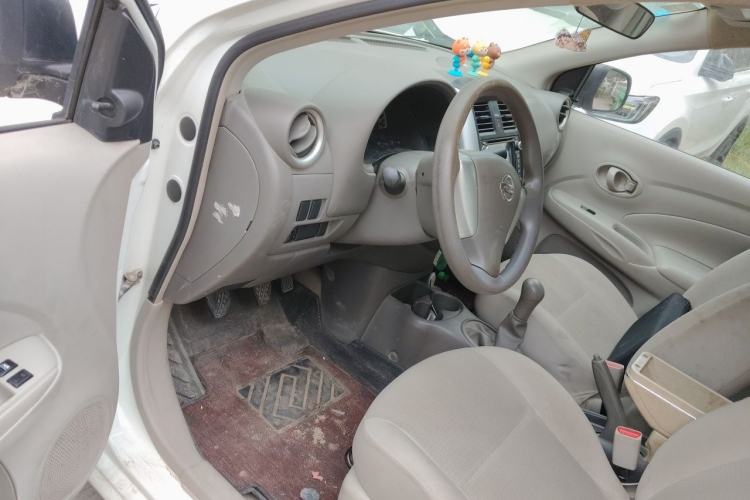 Used Nissan Sunny 2015 1.5XE Manual Comfort Edition Driver Seat
