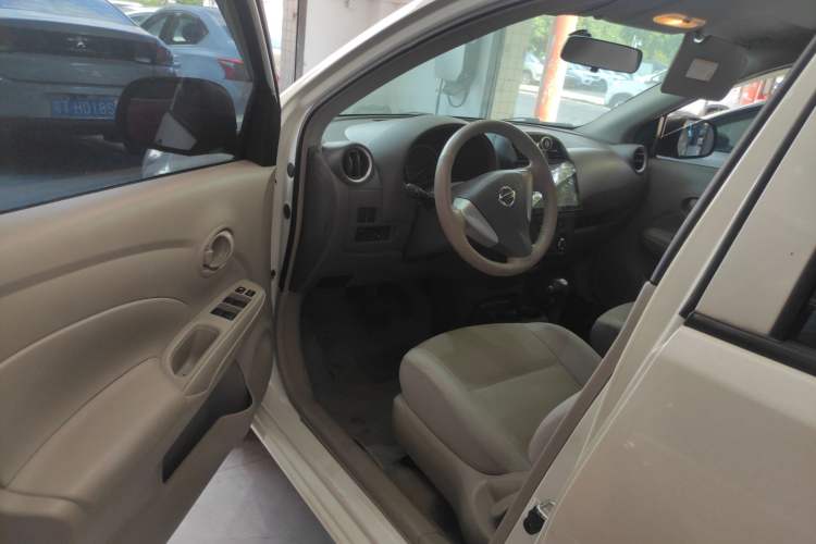 Used Nissan Sunny 2015 1.5XE CVT Master Edition Driver Seat