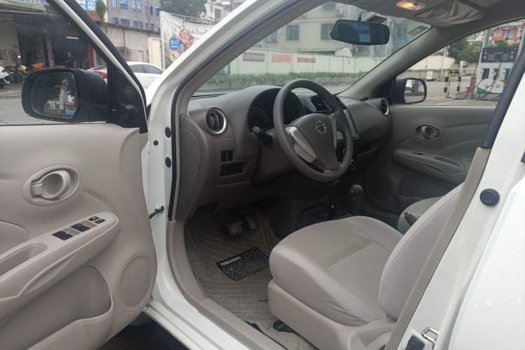 Used Nissan Sunny 2015 1.5XE CVT Comfort Edition Driver Seat