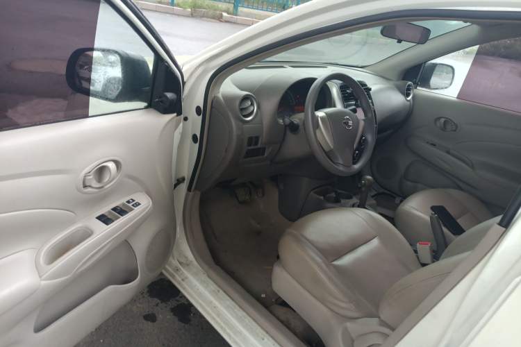 Used Nissan Sunny 2015 1.5XE CVT Comfort Edition Driver Seat