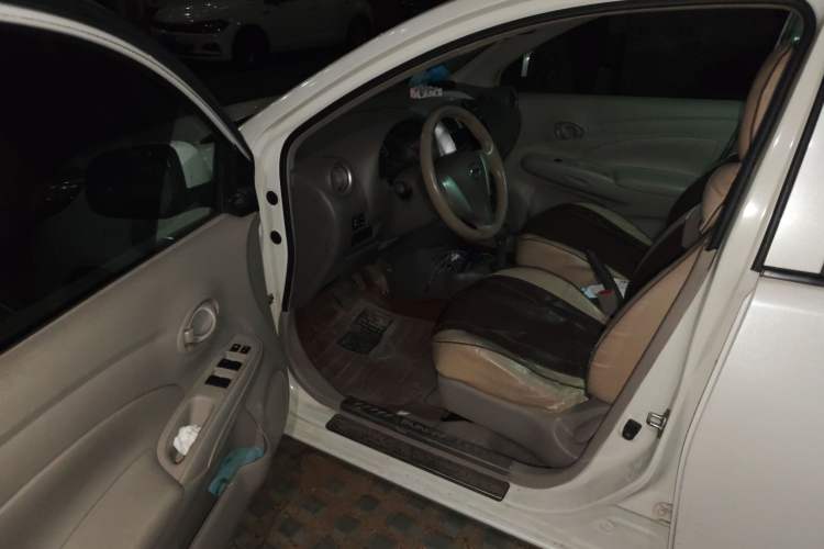 Used Nissan Sunny 2015 1.5XE CVT Comfort Edition Driver Seat