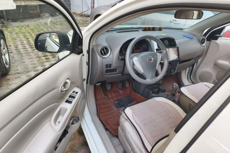 Used Nissan Sunny 2015 1.5XE Manual Comfort Edition Driver Seat