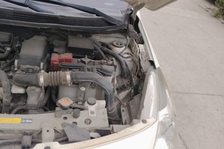 Used Nissan Sunny 2015 1.5XE Manual Comfort Edition Engine Bay Left