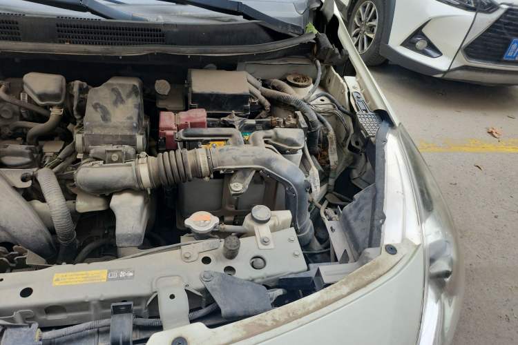 Used Nissan Sunny 2015 1.5XE Manual Comfort Edition Engine Bay Left
