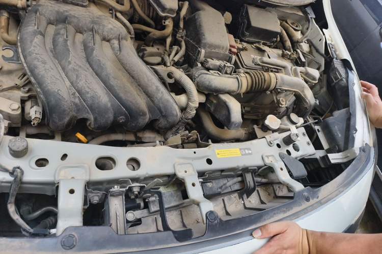 Used Nissan Sunny 2015 1.5XE Manual Comfort Edition Engine Bay Left