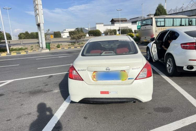 Used Nissan Sunny 2015 1.5XE Manual Comfort Edition Exterior 3