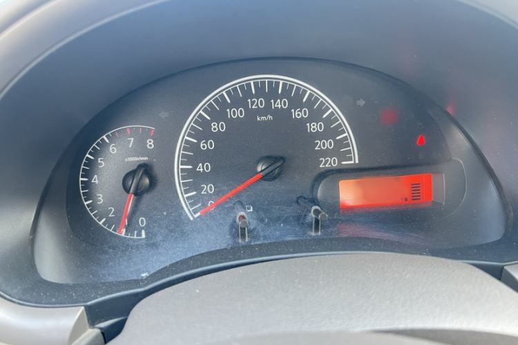 Used Nissan Sunny 2015 1.5XE Manual Comfort Edition Exterior 4