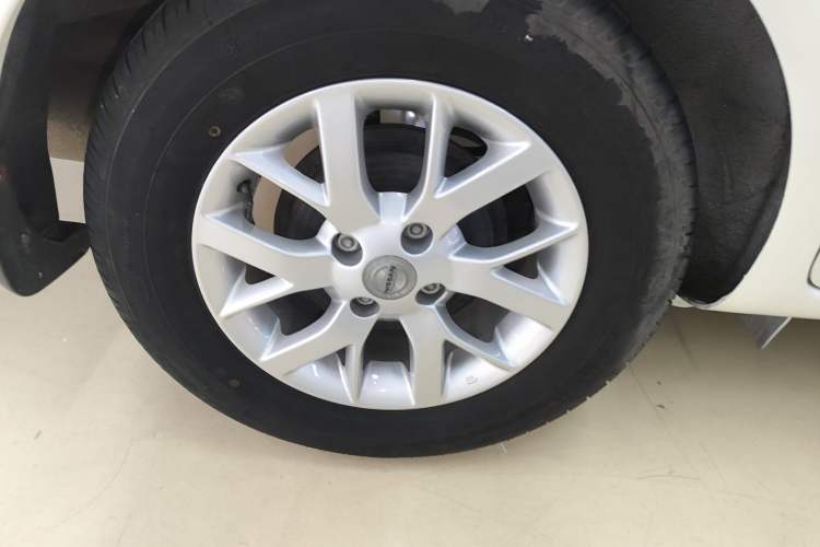 Used Nissan Sunny 2015 1.5XE CVT Comfort Edition Exterior 8