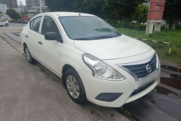 Used Nissan Sunny 2015 1.5XE CVT Comfort Edition Front Right 45 Deg