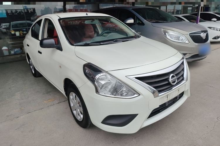 Used Nissan Sunny 2015 1.5XE Manual Comfort Edition Front Right 45 Deg