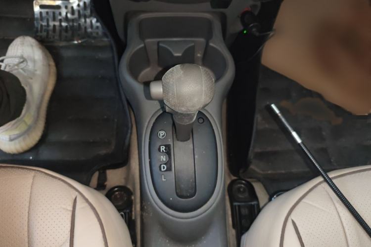 Used Nissan Sunny 2015 1.5XE CVT Comfort Edition Gear Lever