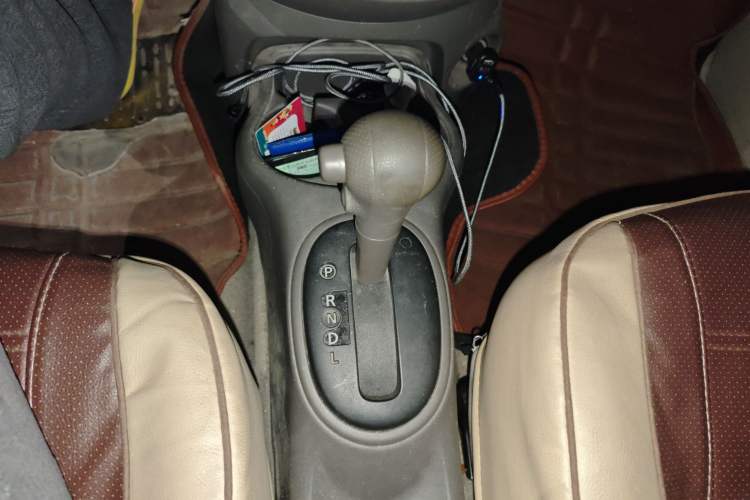 Used Nissan Sunny 2015 1.5XE CVT Comfort Edition Gear Lever