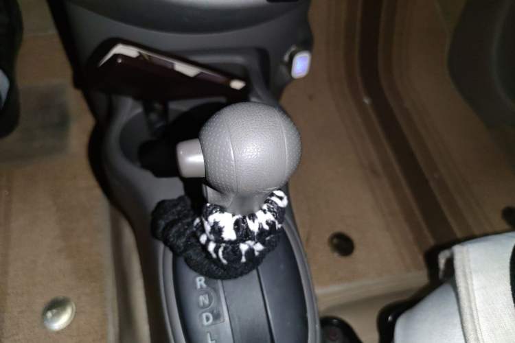 Used Nissan Sunny 2015 1.5XE CVT Comfort Edition Gear Lever